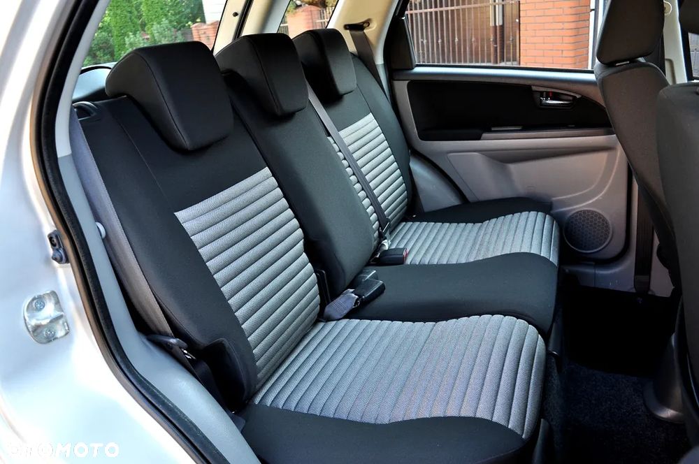 Suzuki SX4 1.6 VVT Automatic 4x2 Style - 23