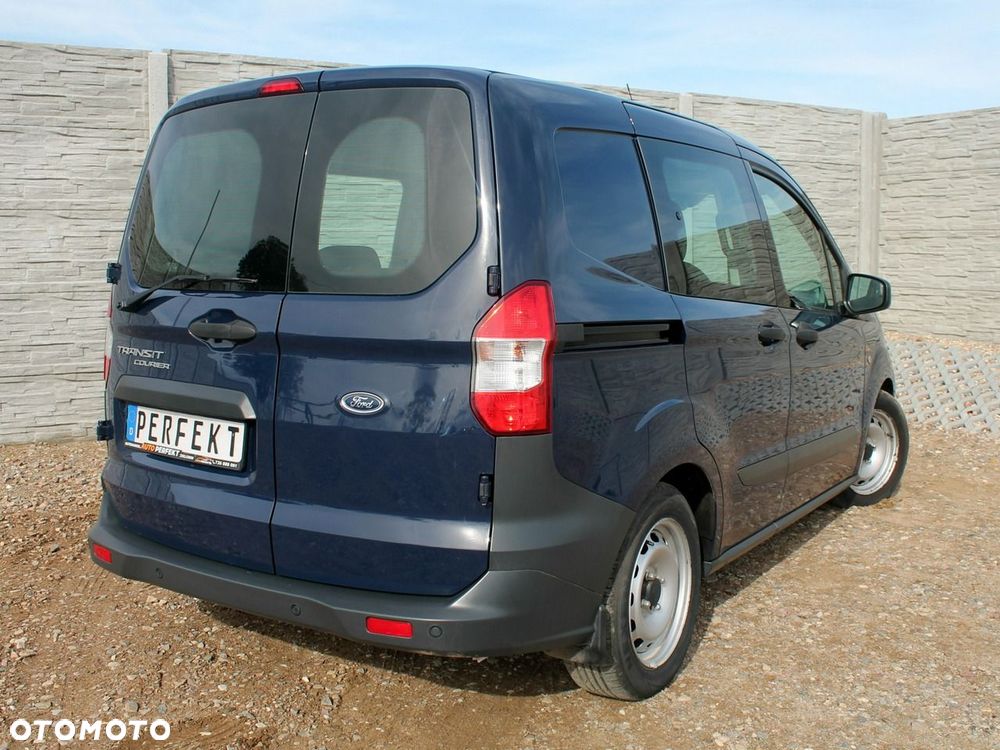 Ford Transit Courier - 13