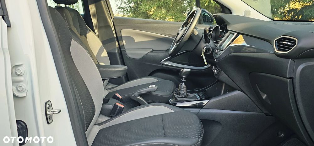 Opel Crossland X 1.2 T Design Line S&S - 27