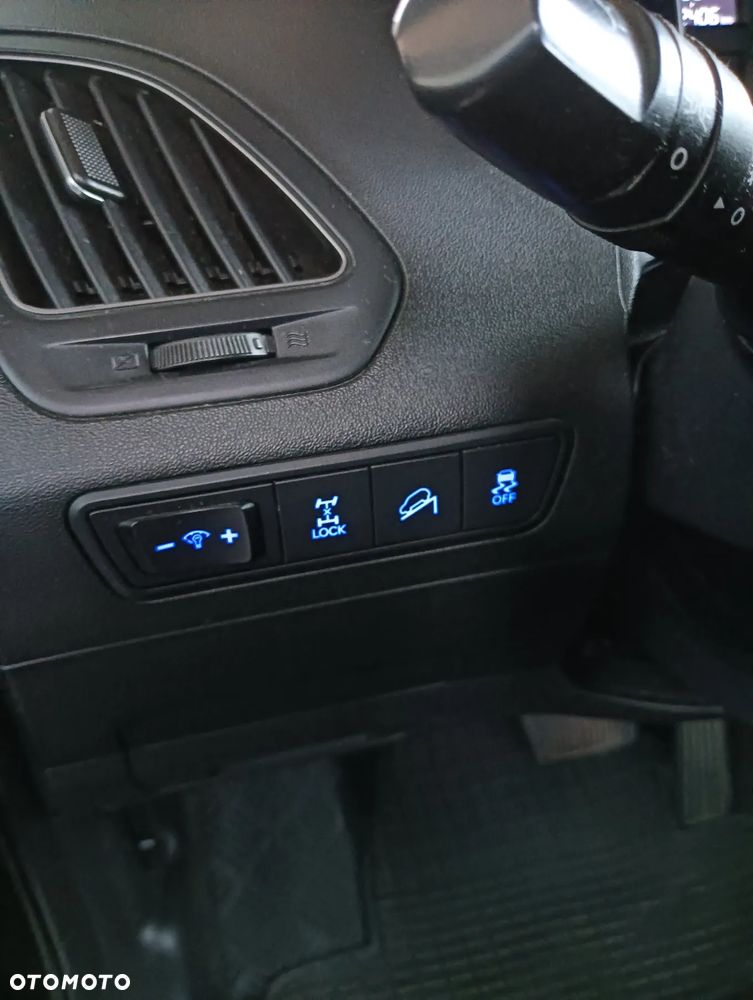 Hyundai ix35 2.0 CRDi 4WD Automatik Fifa World Cup Silver Edition - 8