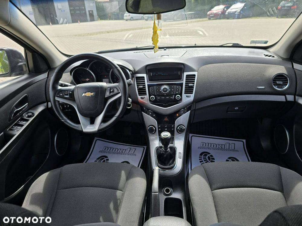 Chevrolet Cruze - 23