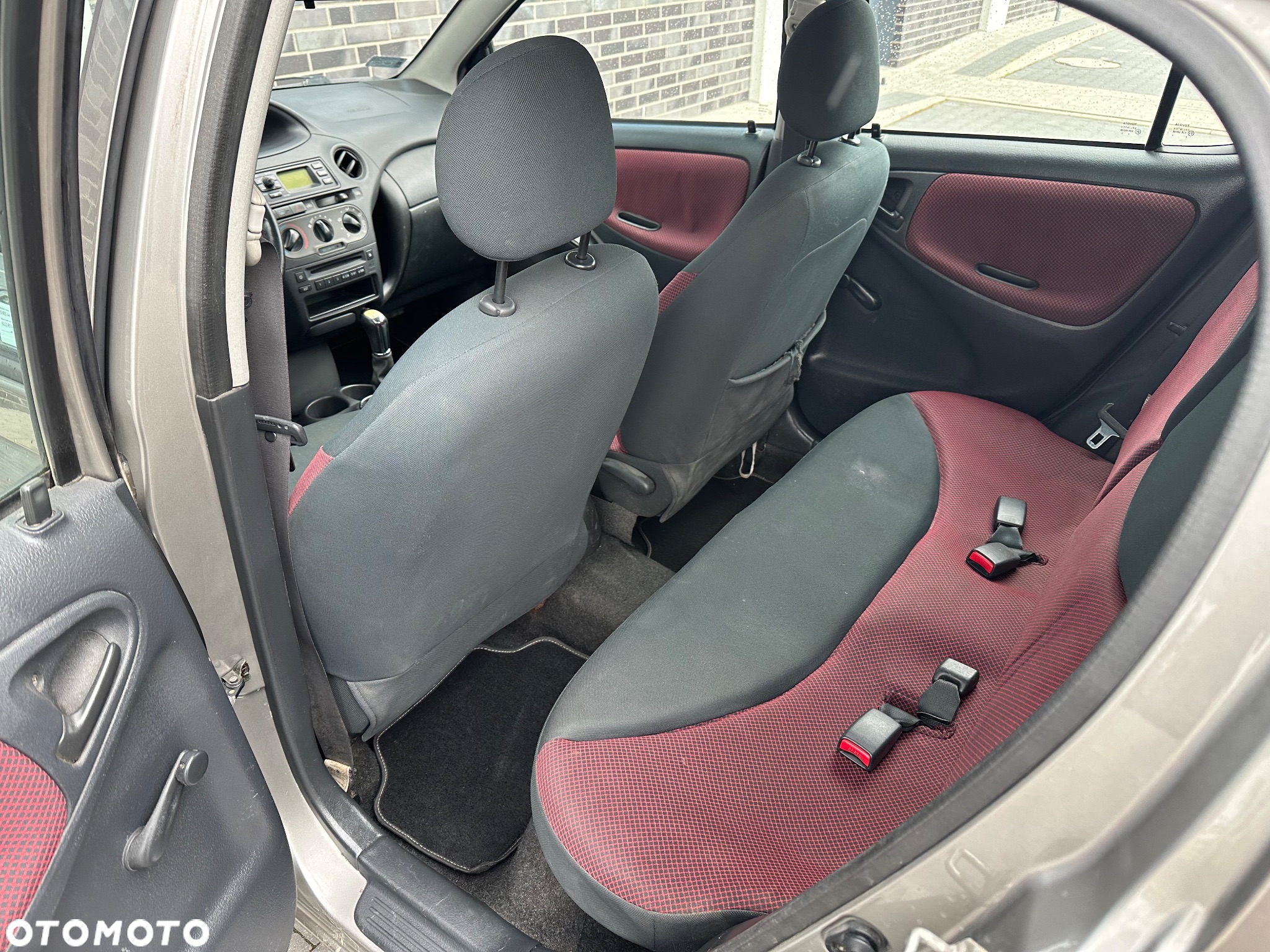 Toyota Yaris 1.0 VVT-i - 8