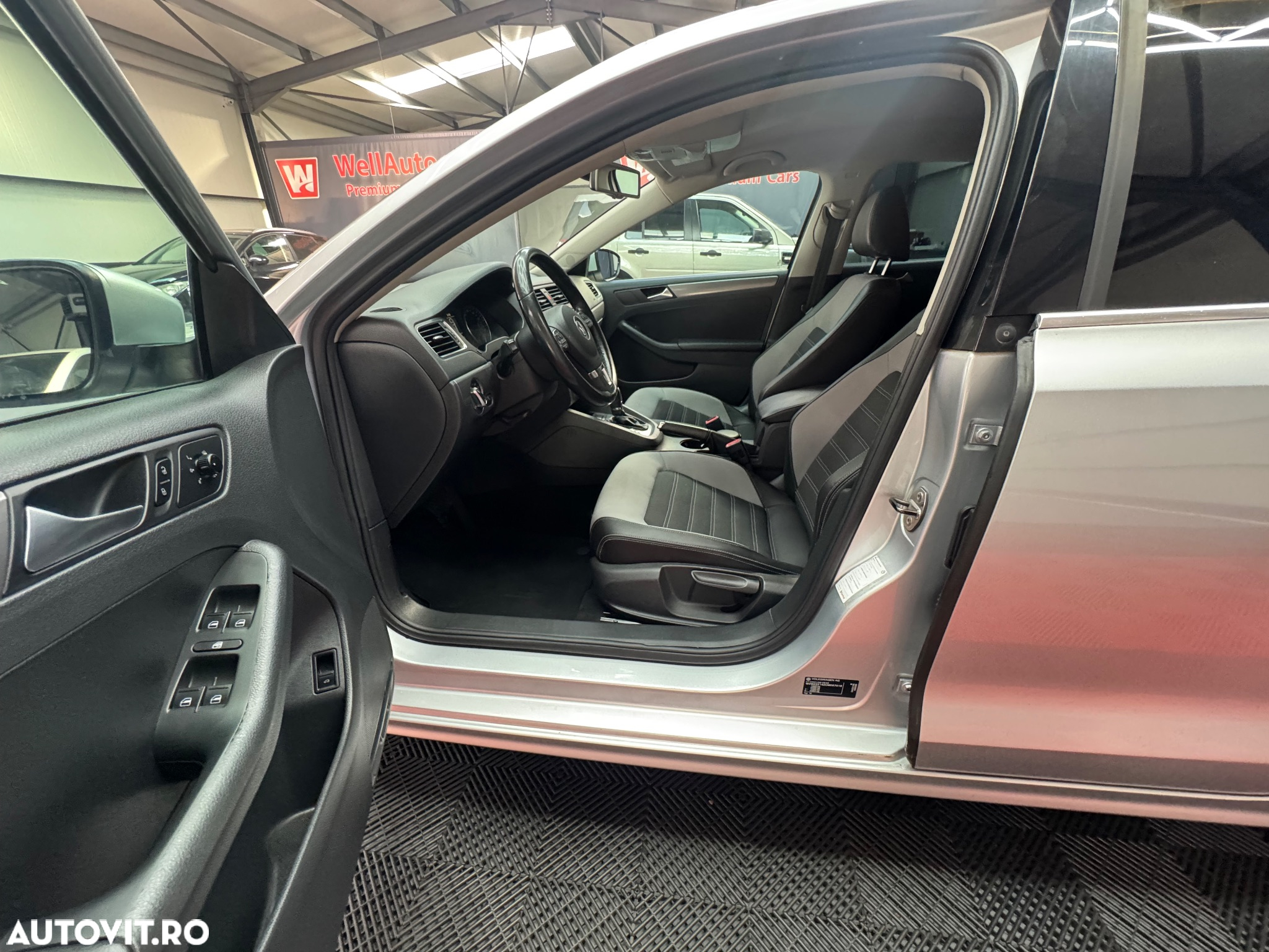 Volkswagen Jetta - 8