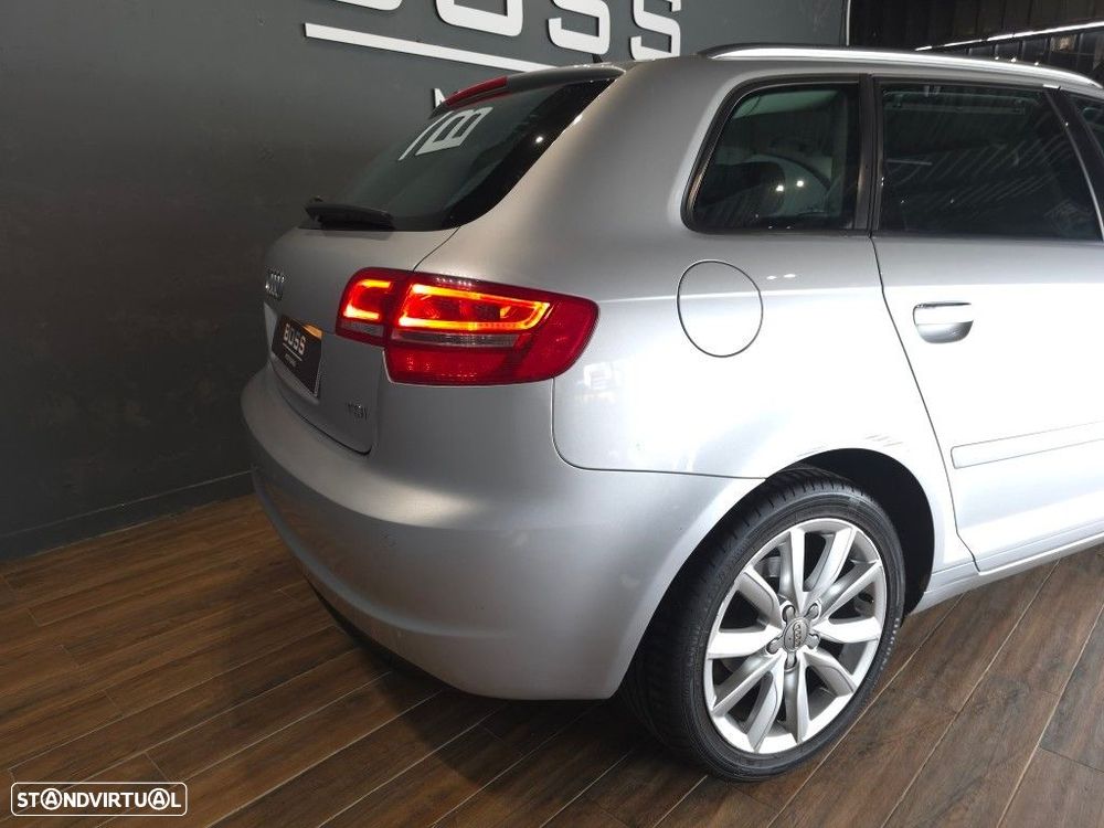 Audi A3 Sportback 1.6 TDI Attraction - 12