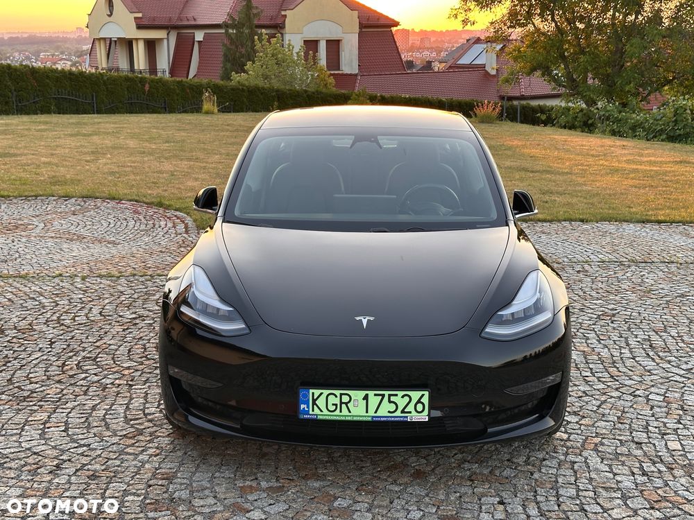 Tesla Model 3 - 3