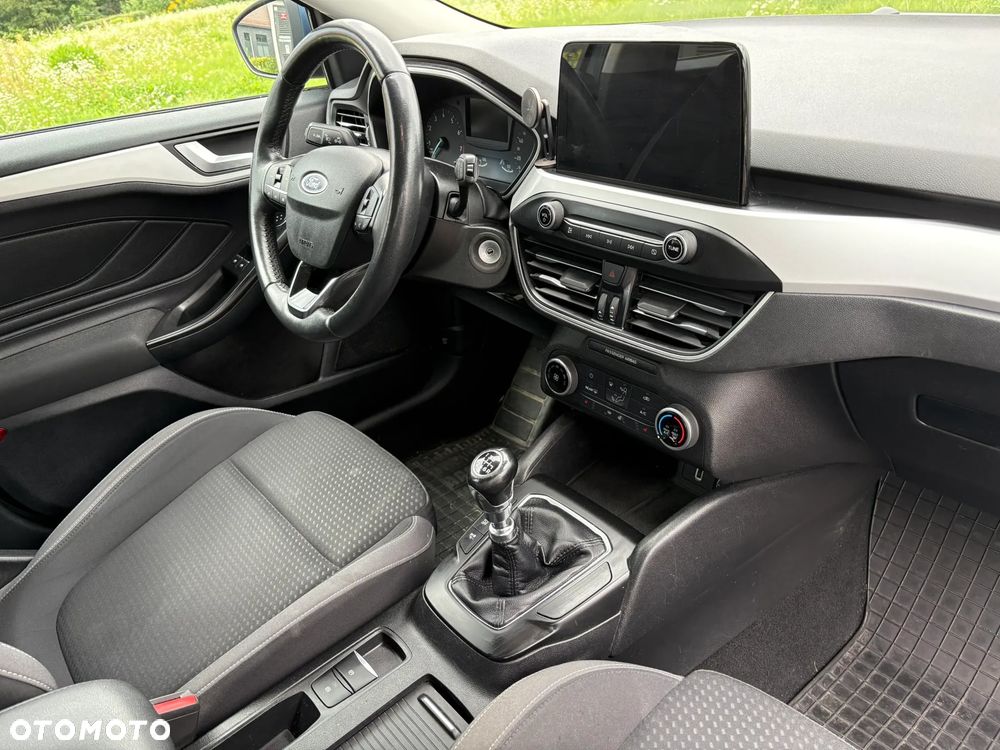 Ford Focus 1.0 EcoBoost Trend Edition - 14