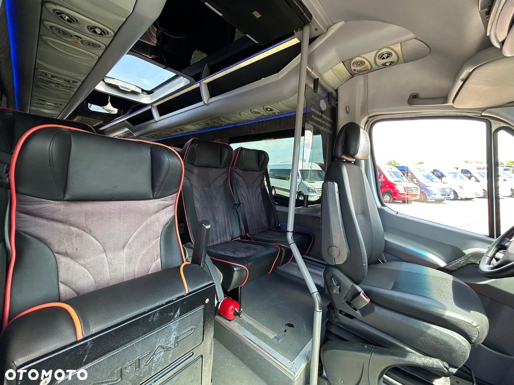 Mercedes-Benz Sprinter 519 - 25
