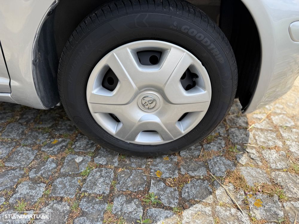 Toyota Yaris 1.0 Sol - 8
