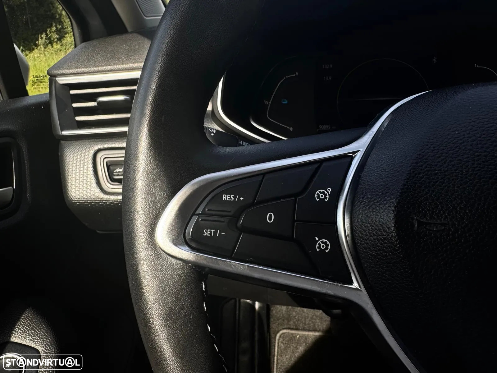 Renault Clio 1.6 E-Tech Full Hybrid Techno - 14