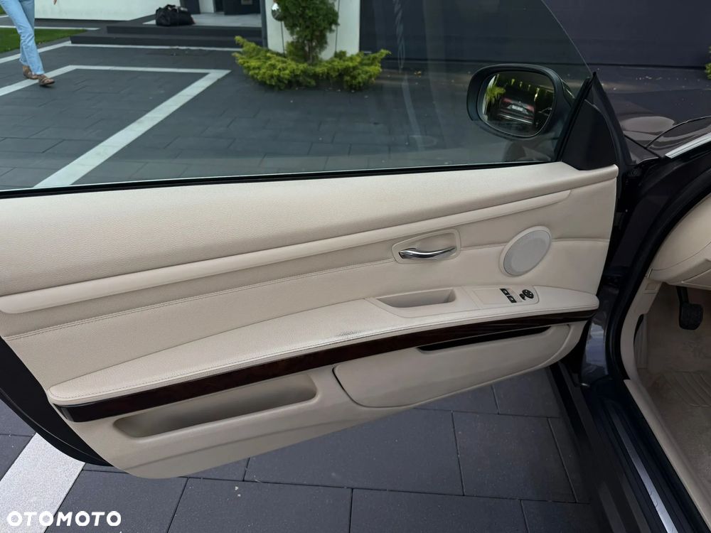BMW Seria 3 325d Coupe Edition Exclusive - 28