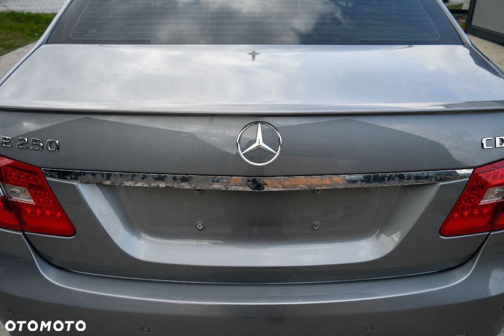 MERCEDES E KLASA W212 SEDAN AMG ZDERZAK TYLNY TYŁ KOD LAKIERU 792 - 7