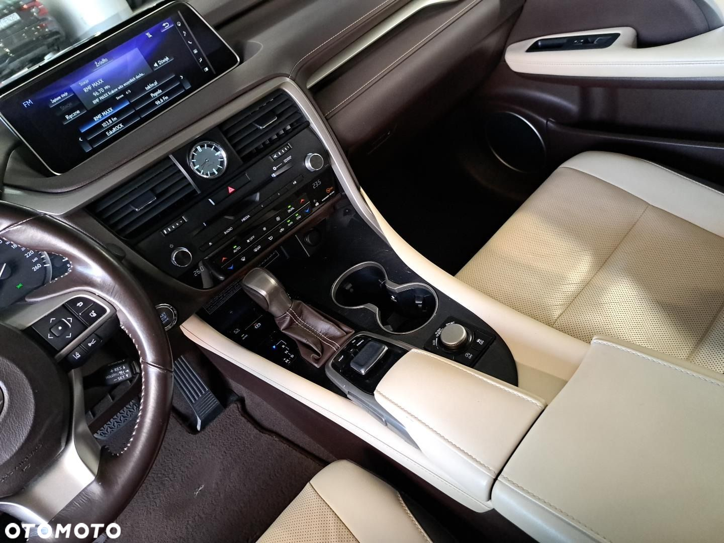 Lexus RX - 29