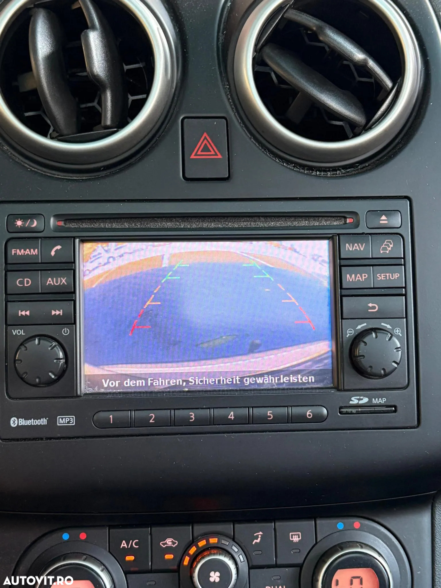 Nissan Qashqai 2.0 DCI 4 x 4 DPF Aut acenta - 9