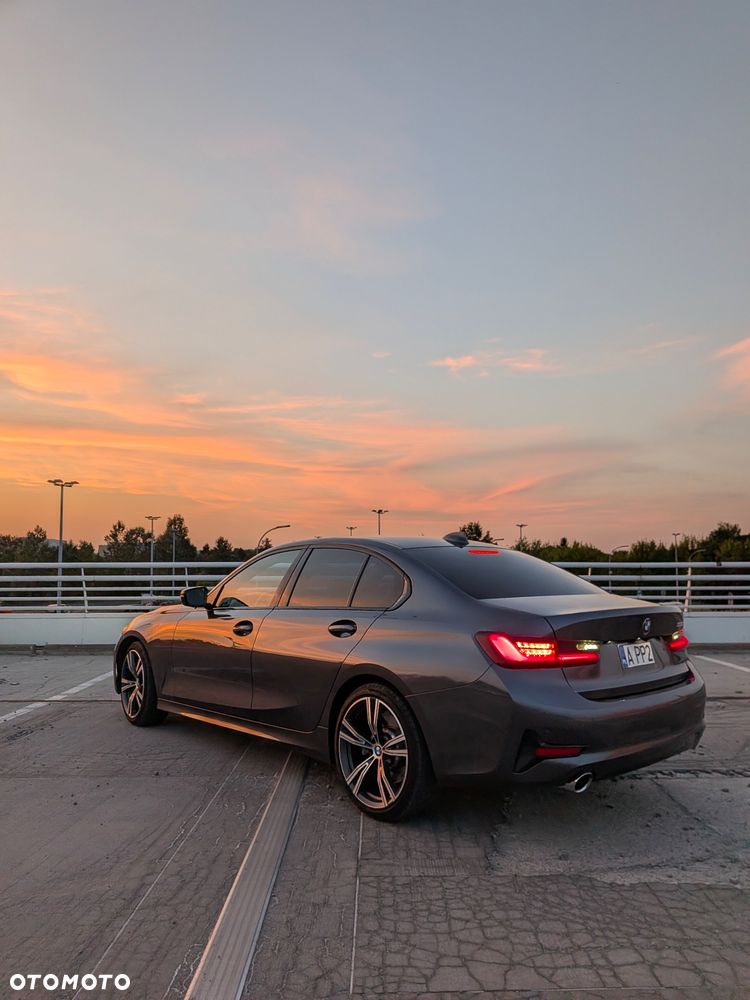 BMW Seria 3 330i Sport Line - 6