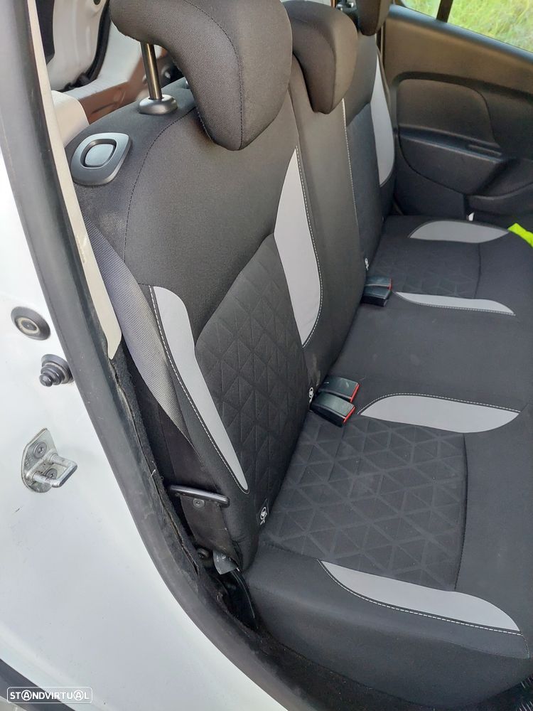 Dacia Sandero 0.9 TCe Stepway 124g - 12