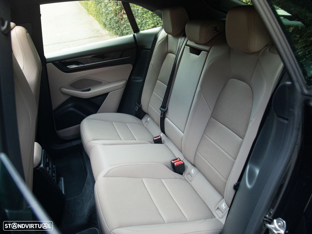 Porsche Macan Electric 4 - 19