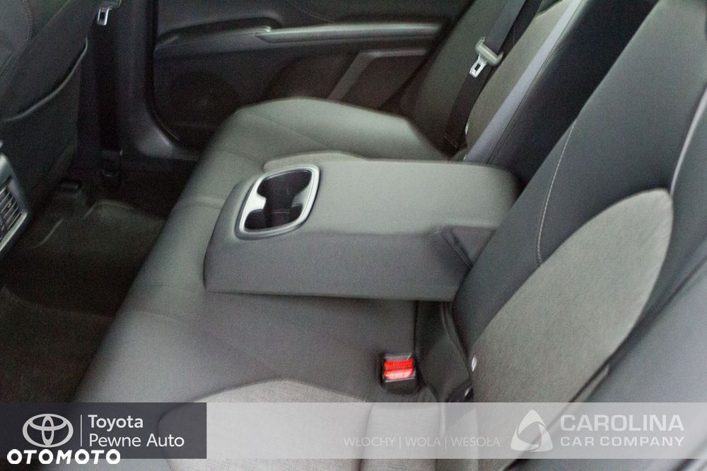 Toyota Camry - 14