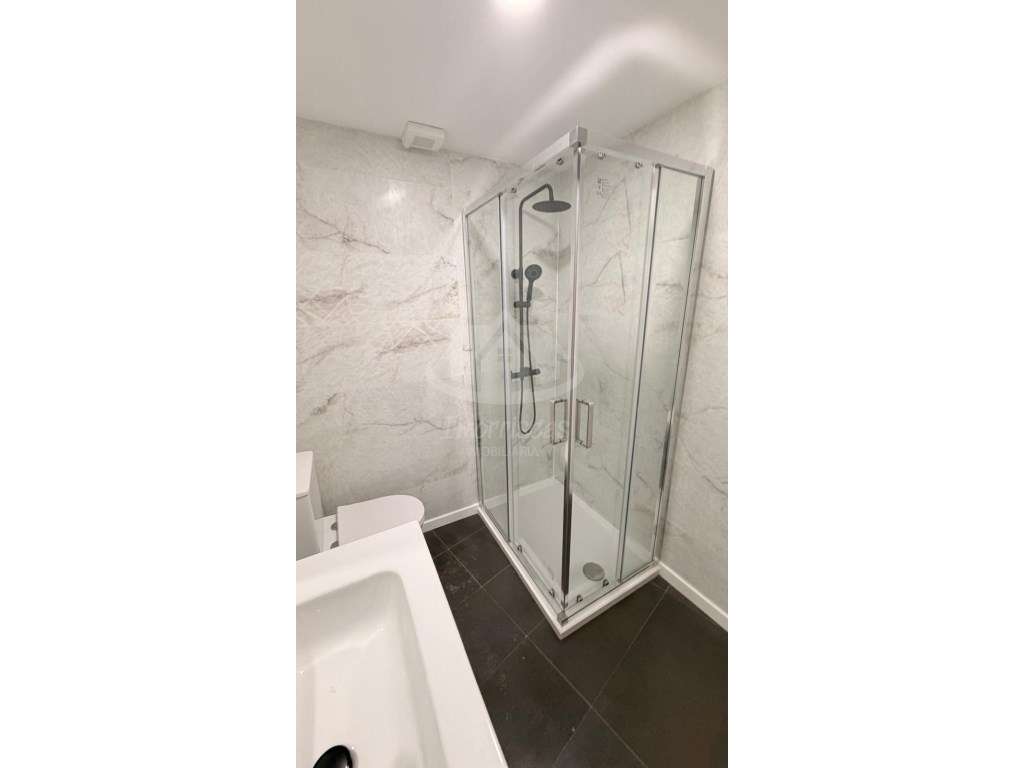 Apartamento T2+1 com terraço, totalmente remodelado - Alverca do Ri... - Grande imagem: 5/8