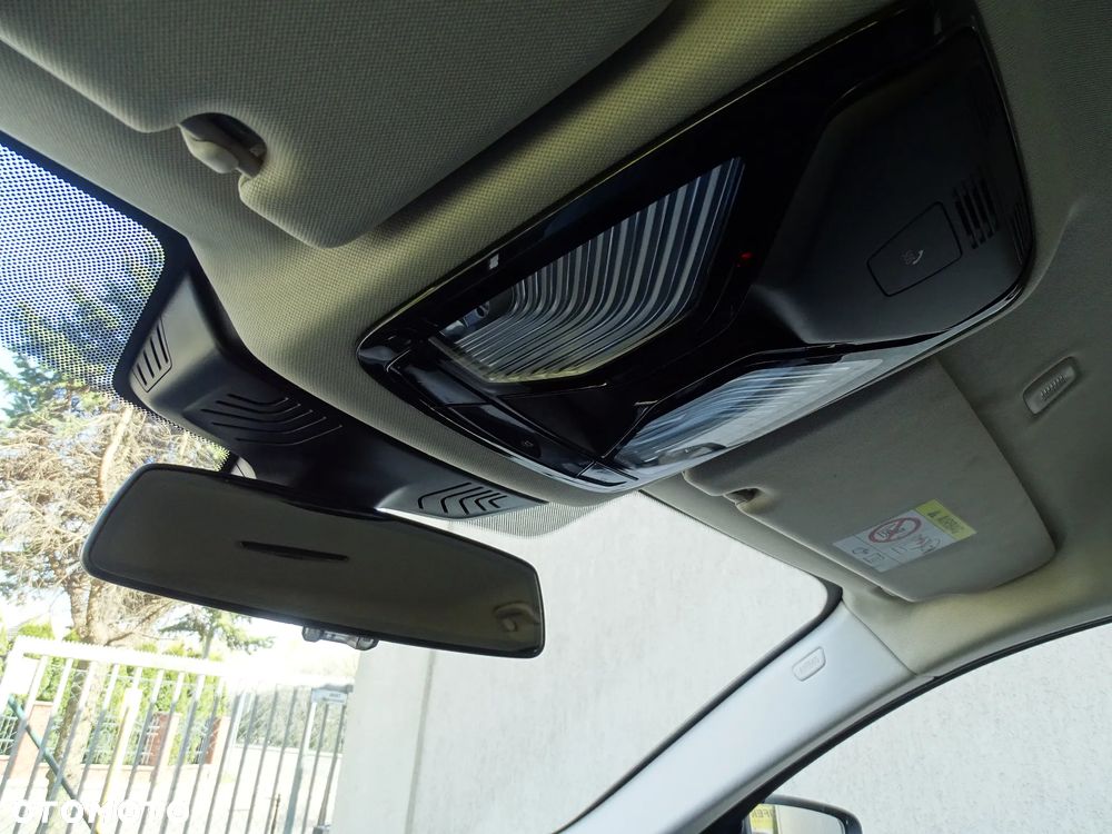 BMW Seria 5 520d - 23