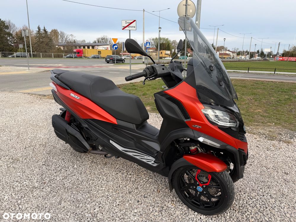Piaggio MP-3 - 1