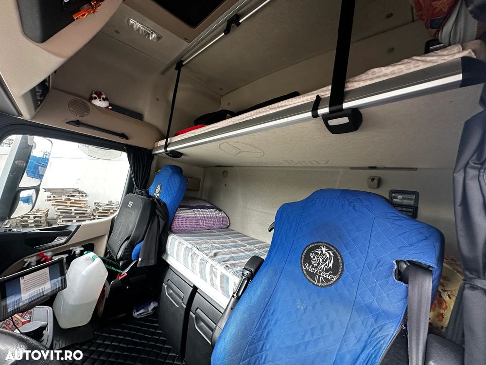 Mercedes-Benz ACTROS - 10