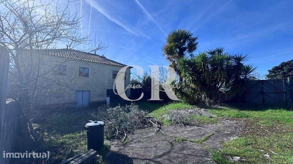 Casa de pedra com terreno e poço - Grande imagem: 5/27