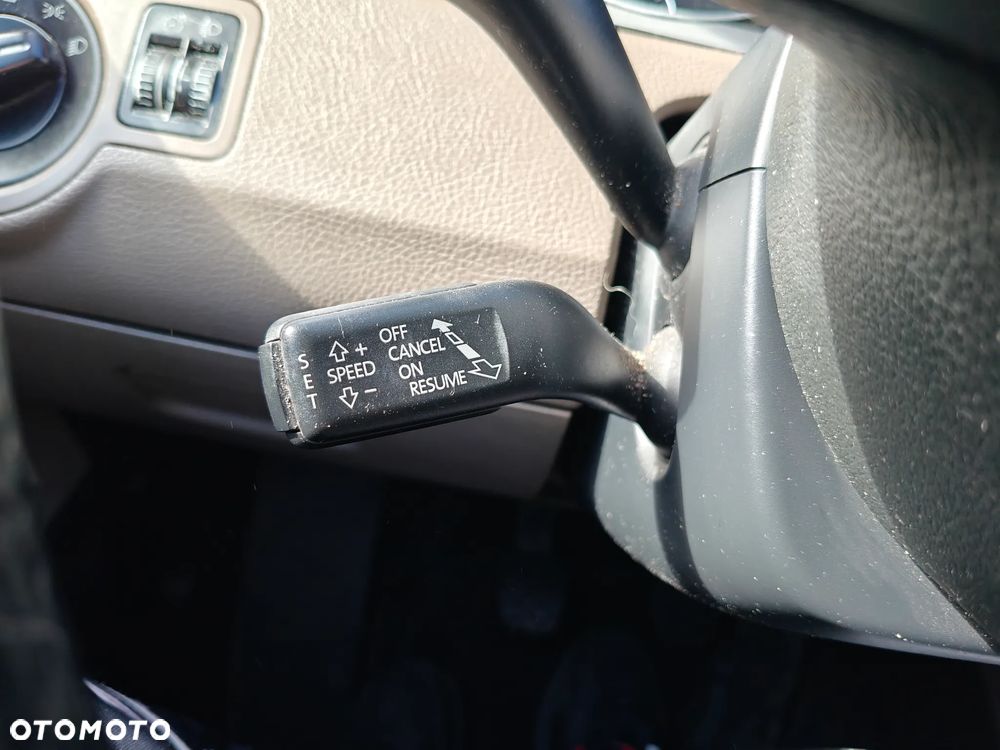 Volkswagen Passat 2.0 TDI Comfortline - 22