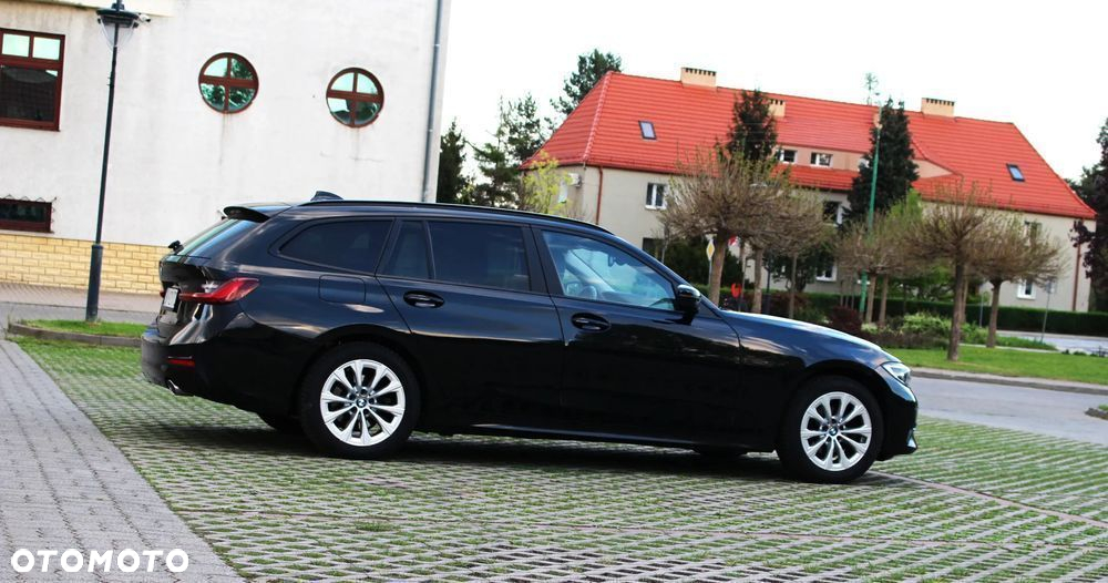 BMW Seria 3 318d Touring Advantage - 4