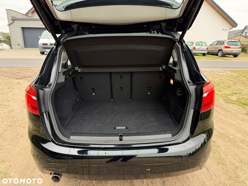 BMW Seria 2 216d Sport Line - 24