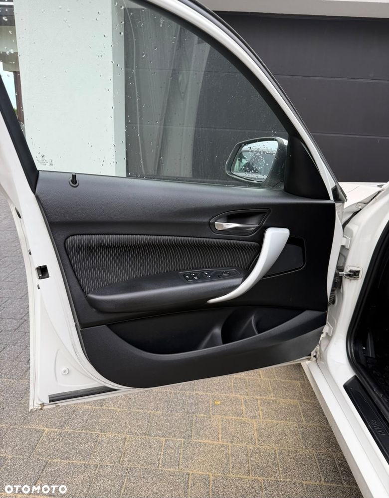 BMW Seria 1 116d Sport Line - 23