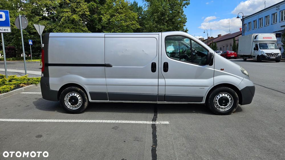 Opel Vivaro - 8