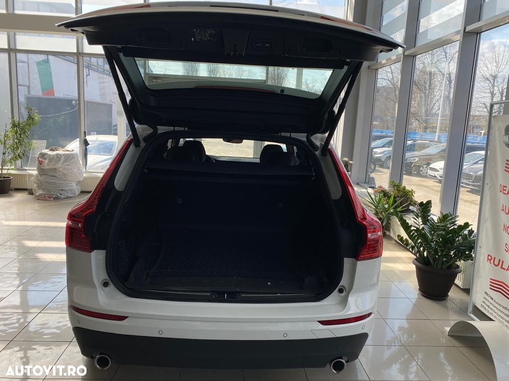 Volvo XC 60 B4 MHEV AT8 AWD Momentum Pro - 7