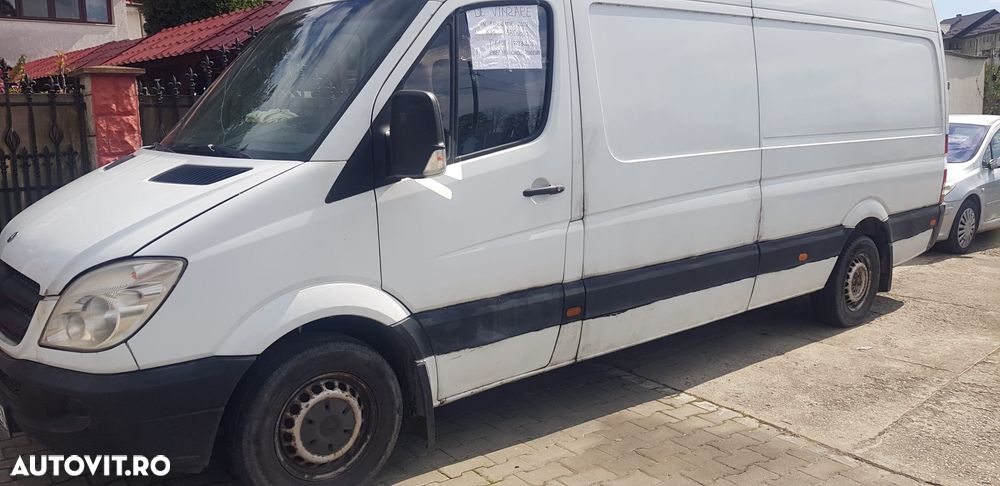 Mercedes-Benz Sprinter - 2