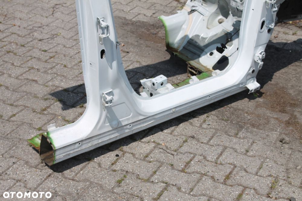 ćwiartka prawa przód próg słupek prawy suzuki sx4 s-cross ii 21- - 11