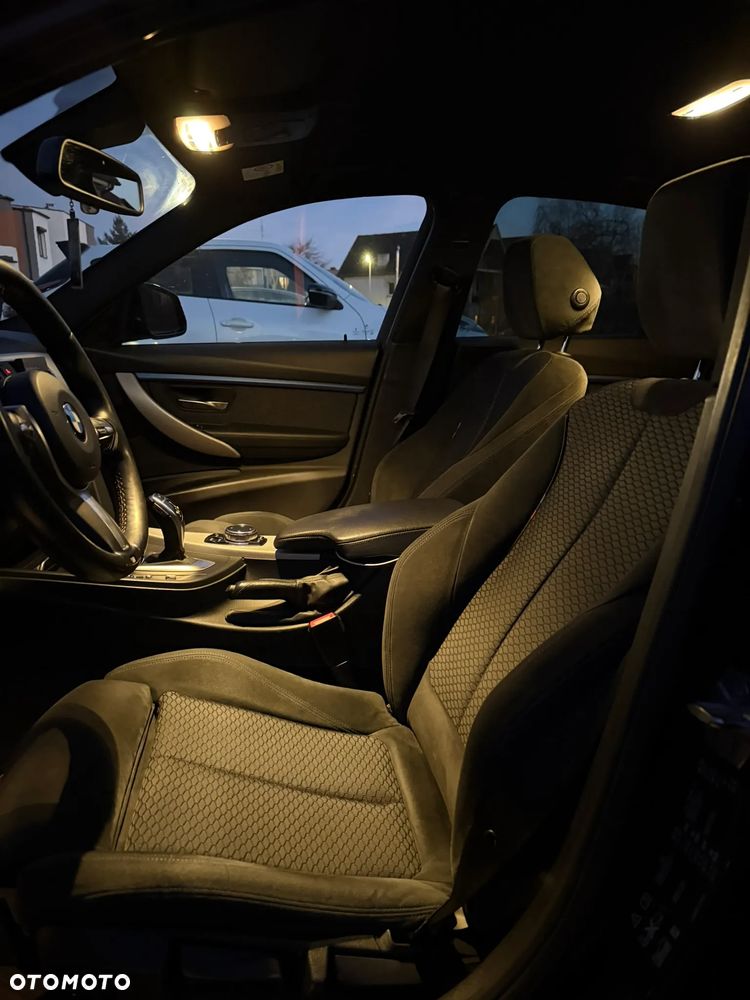 BMW Seria 3 330d xDrive M Sport - 12