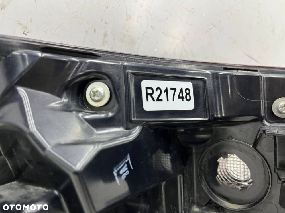 Lampa Toyota Corolla XII E21 kombi LIFT 22r.- PRAWA tylna w błotnik oryginalna Europa - 12