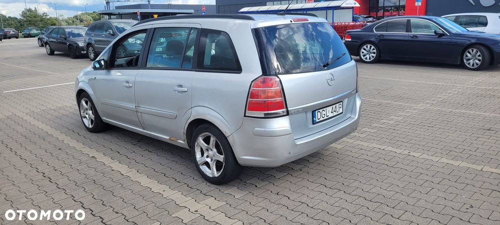 Opel Zafira 1.9 CDTI - 4