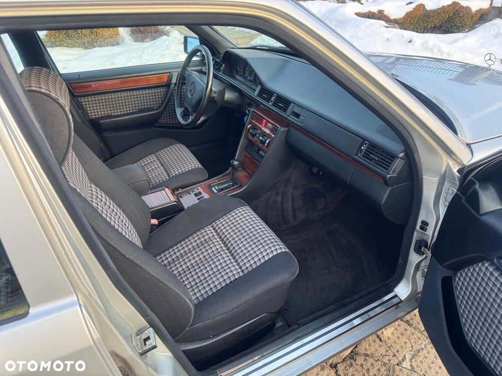 Mercedes-Benz W124 (1984-1993) - 13
