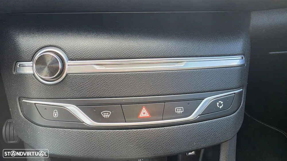 Peugeot 308 SW 1.6 BlueHDi Style - 17