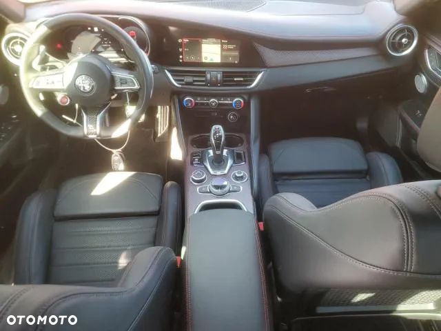 Alfa Romeo Giulia 2.9 Bi Turbo V6 Quadrifoglio - 8