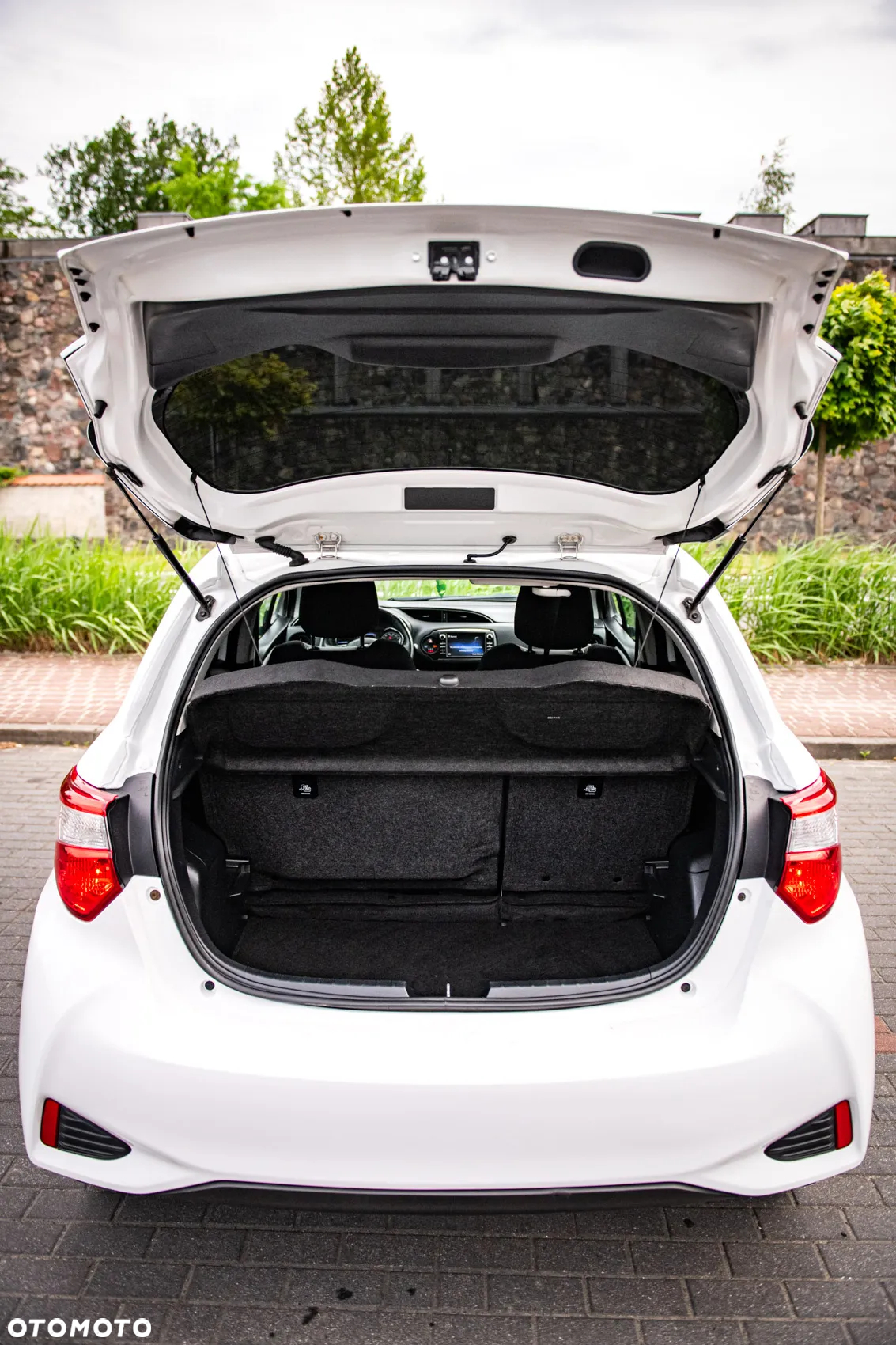 Toyota Yaris Hybrid 100 Premium EU6 - 29
