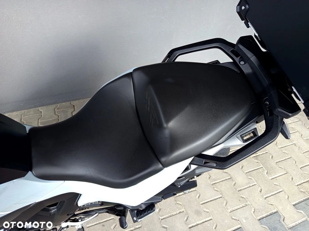 BMW S - 19