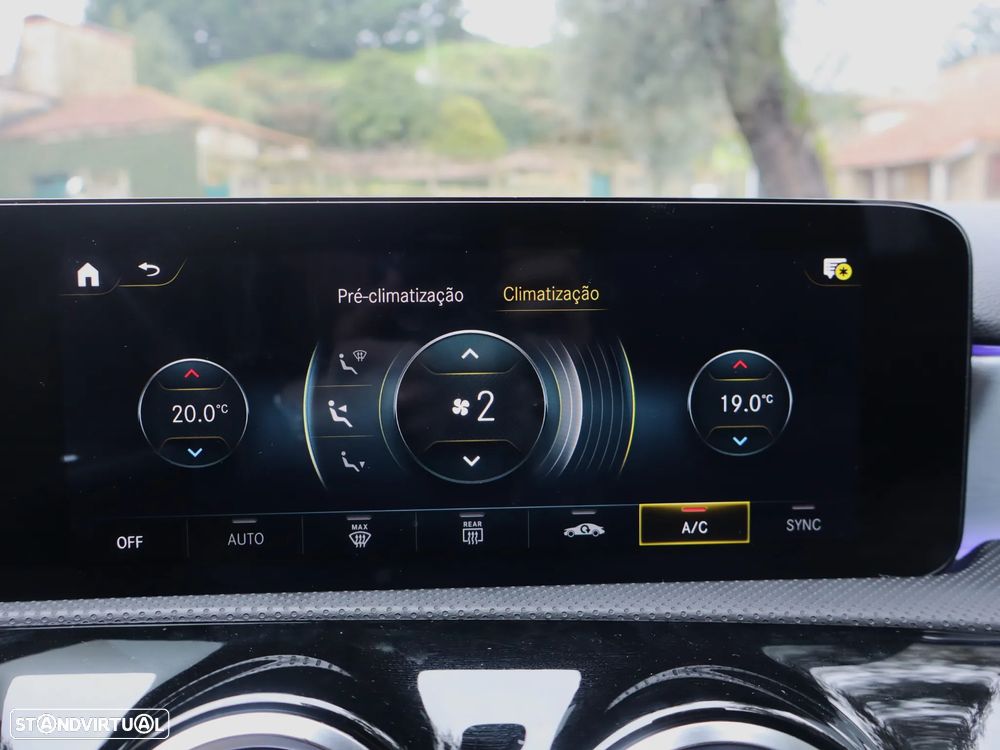 Mercedes-Benz A 250 e AMG Line - 34