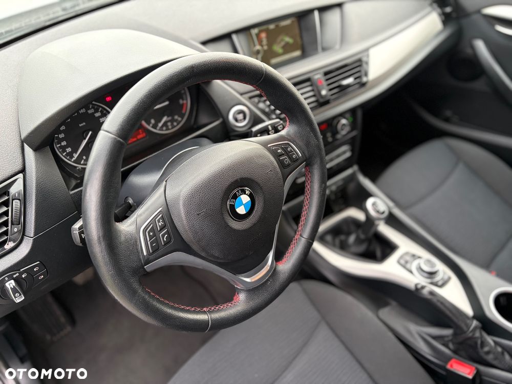 BMW X1 xDrive18d Sport Line - 11