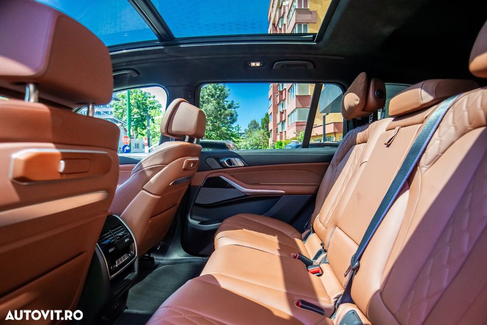BMW X7 xDrive40i - 16