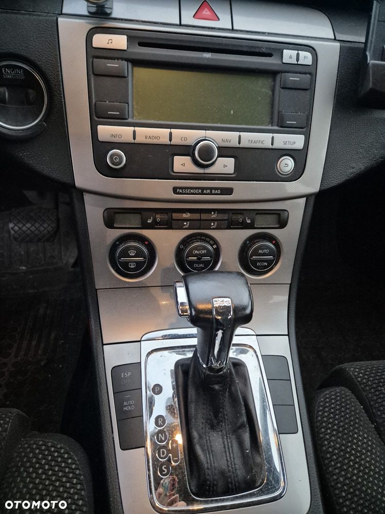 Volkswagen Passat 2.0 TDI Comfortline DSG - 2