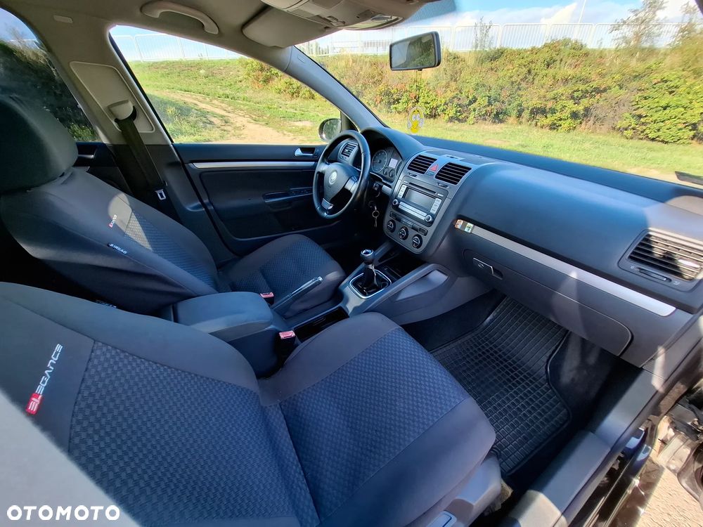 Volkswagen Golf 1.6 Comfortline - 14