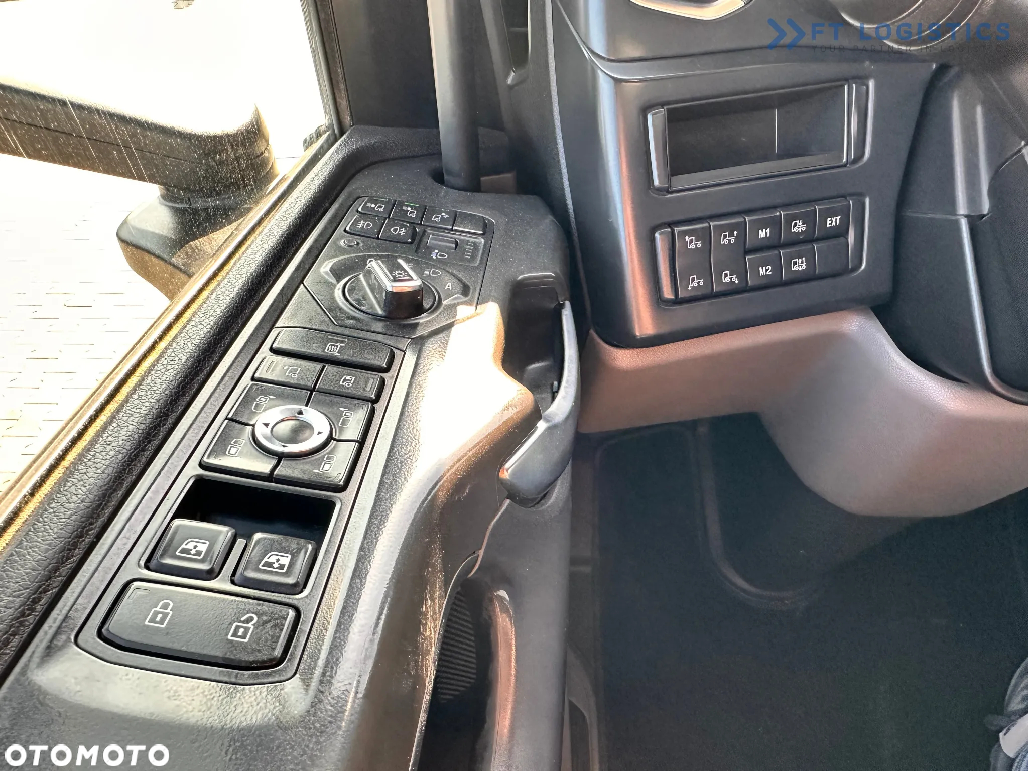 Scania R500 / MICHELIN / LODÓWKA / PODUSZKI PRZÓD + TYŁ / DWA ŁÓŻKA / FULL SPOJLER / RETARDER / LED - 34