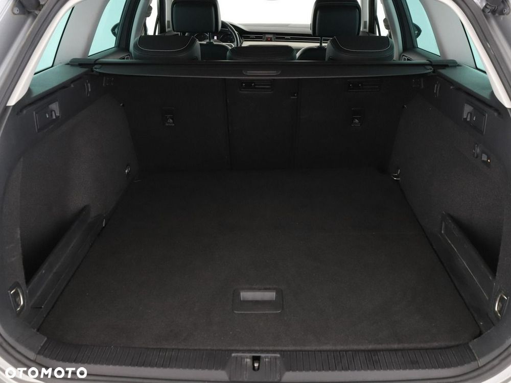 Volkswagen Passat Variant 2.0 TDI 4Mot Elegance DSG - 21