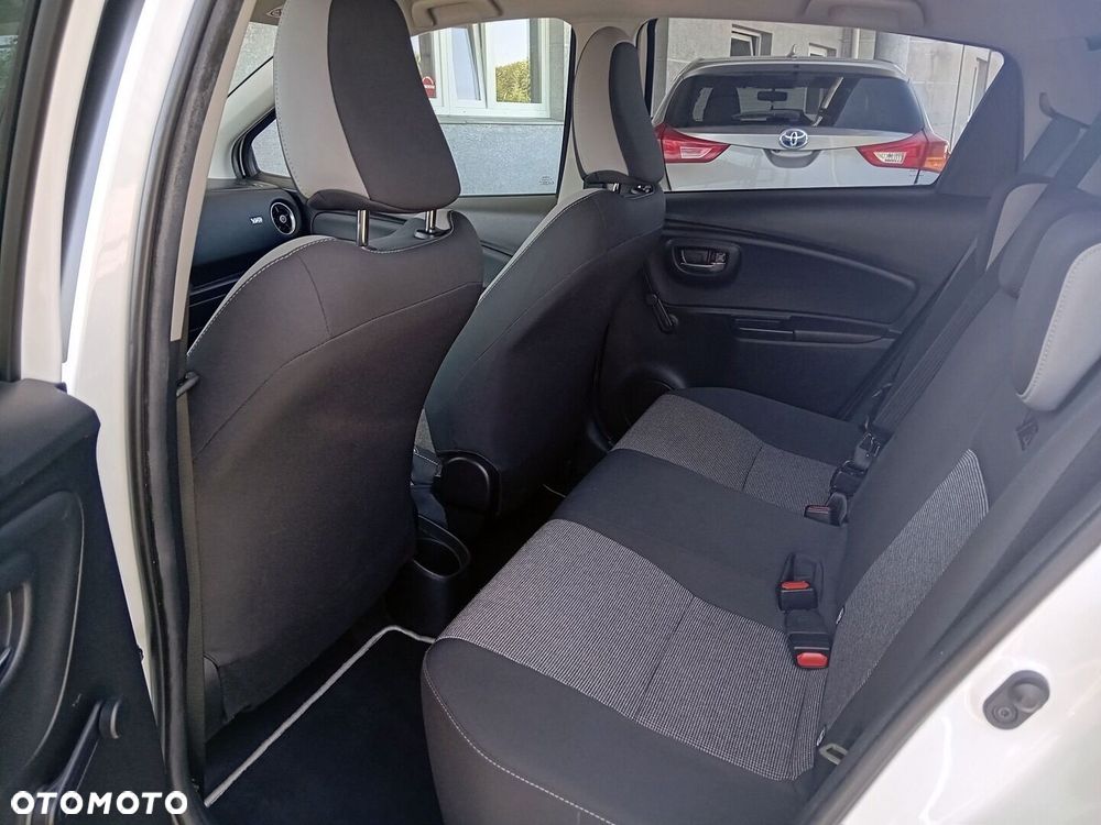 Toyota Yaris - 10